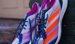 新款跑鞋爆料视频播放网站,视频网站带你领略科技与时尚的完美融合