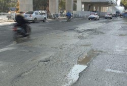 路上坑洼爆料视频大全,揭秘城市道路不平真相